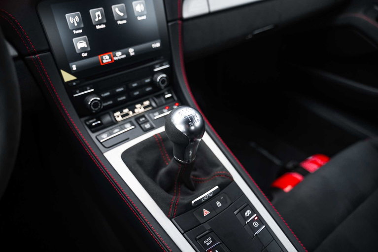 Porsche 718 Cayman GT4