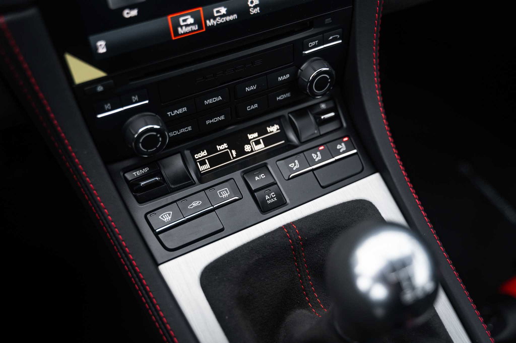 Porsche 718 Cayman GT4