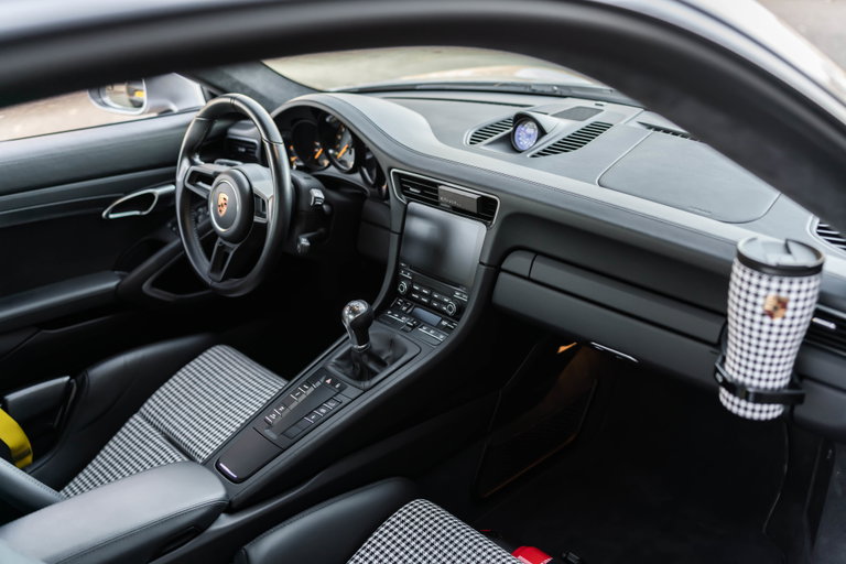Porsche 991.2 GT3 Touring