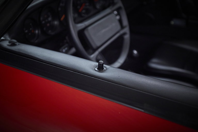 Porsche 911 Carrera 3.2 Speedster