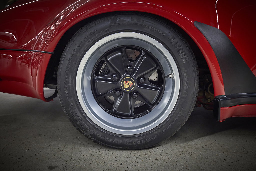 Porsche 911 Carrera 3.2 Speedster