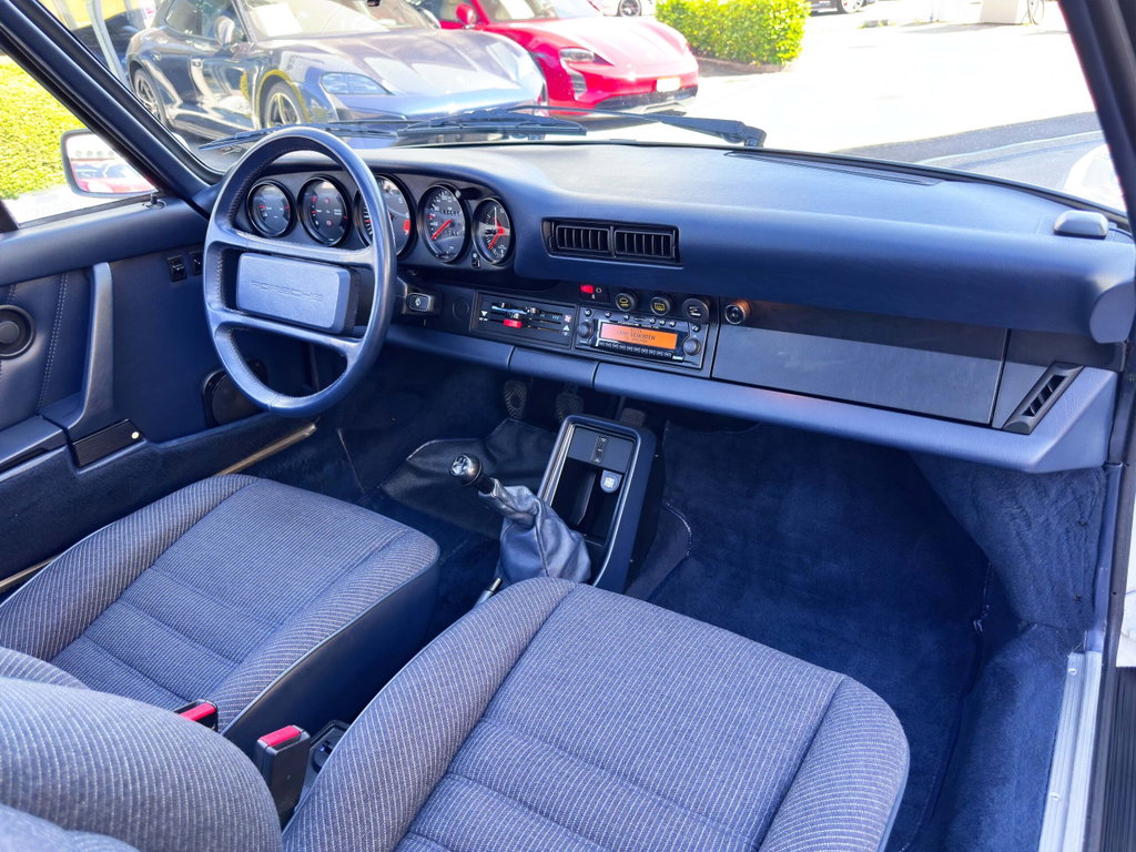 Porsche 911 Carrera 3.2