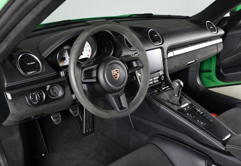 Porsche 718 Cayman GT4