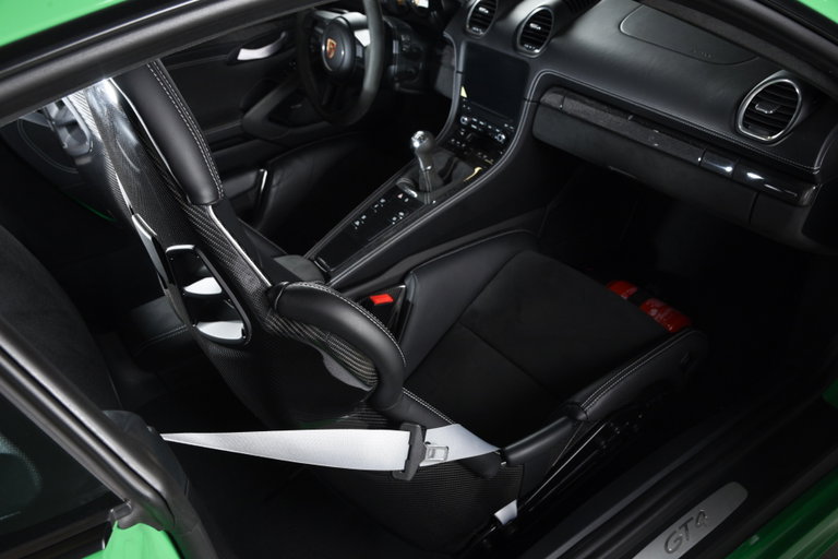 Porsche 718 Cayman GT4