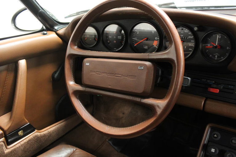 Porsche 911 Carrera 3.2 Speedster