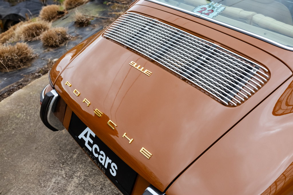 Porsche 911 E