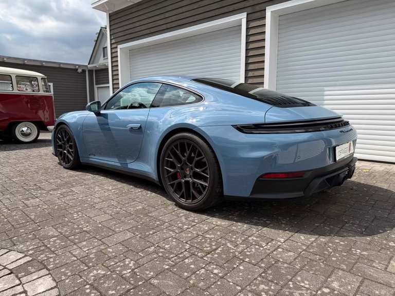 Porsche 992.2 Carrera GTS