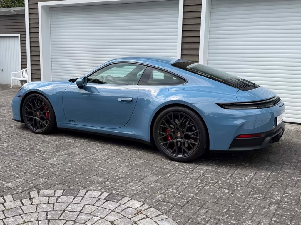 Porsche 992.2 Carrera GTS
