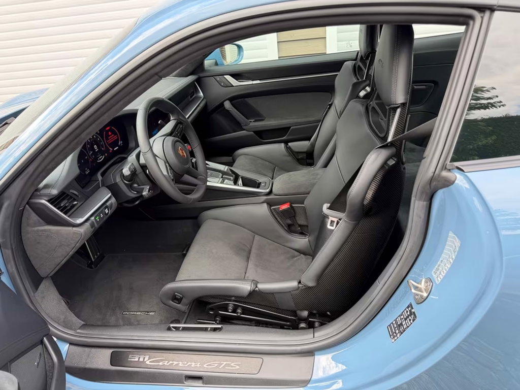Porsche 992.2 Carrera GTS