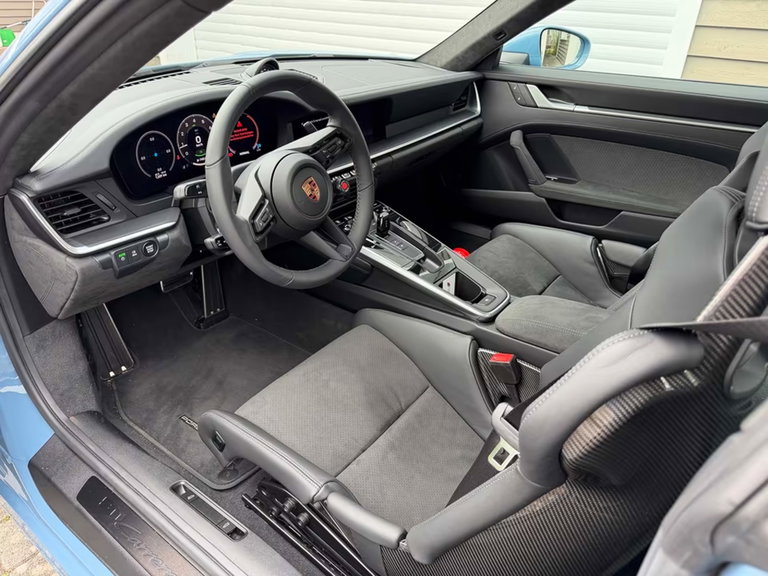 Porsche 992.2 Carrera GTS