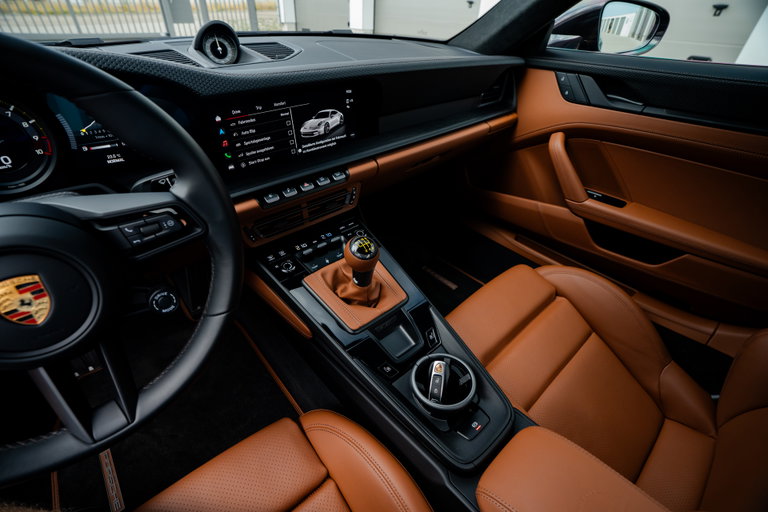 Porsche 992 GT3 Touring