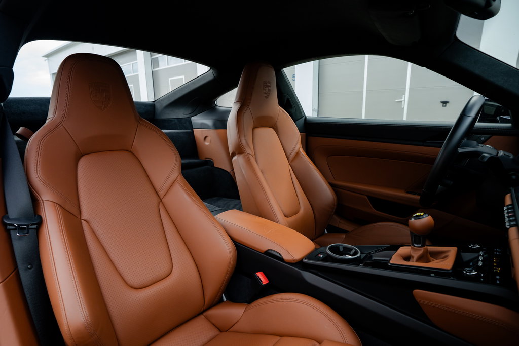 Porsche 992 GT3 Touring