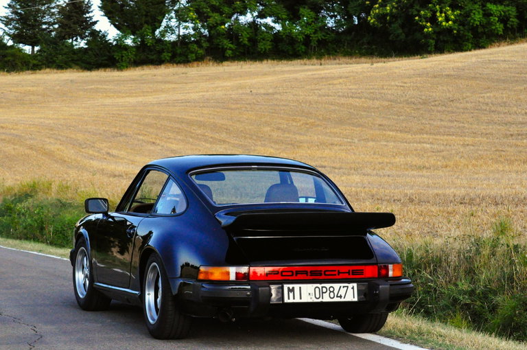 Porsche 911 Carrera 3.0