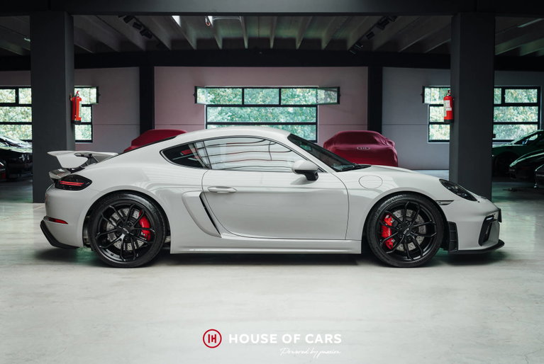 Porsche 718 Cayman GT4