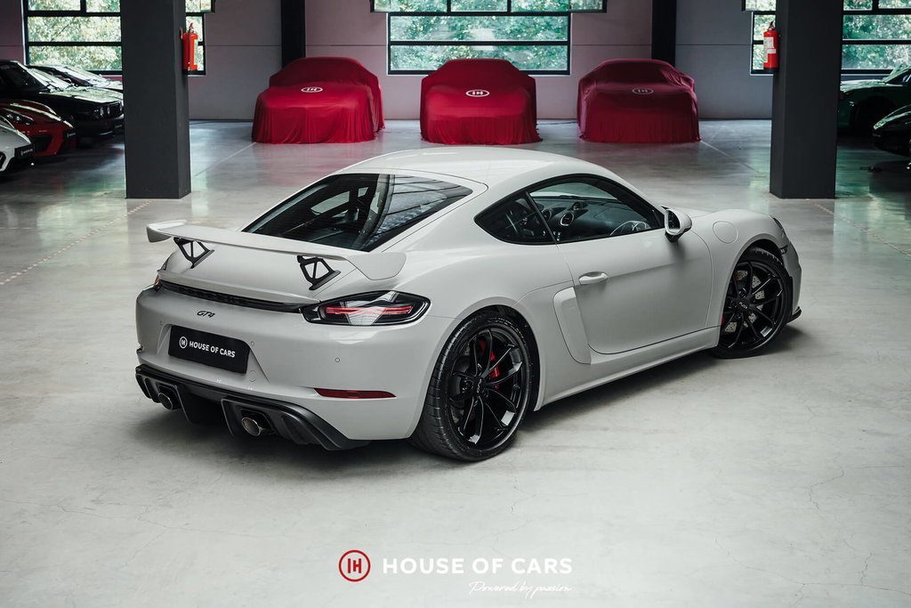 Porsche 718 Cayman GT4