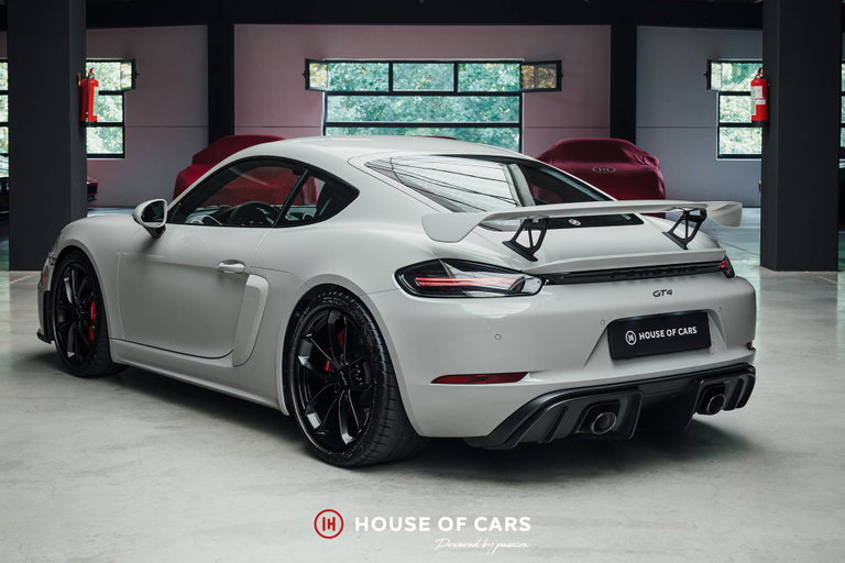 Porsche 718 Cayman GT4