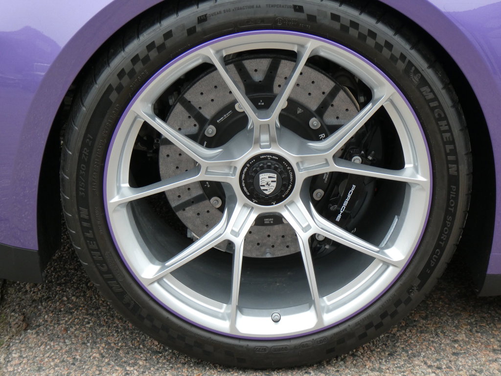 Porsche 992 GT3 Touring