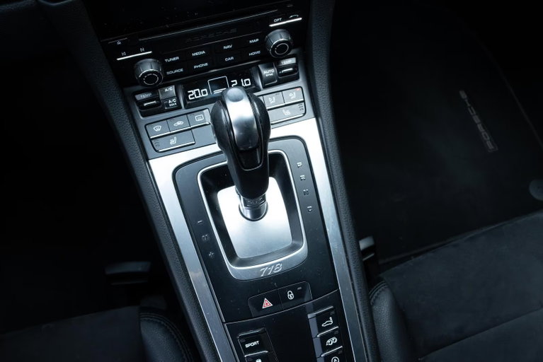 Porsche 718 Cayman