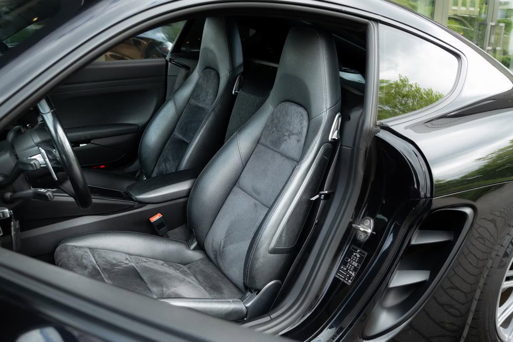 Porsche 718 Cayman