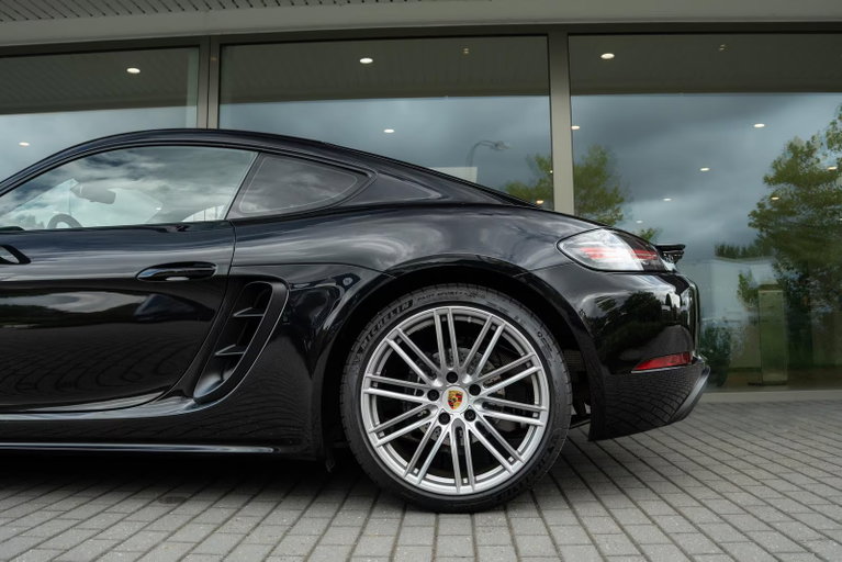 Porsche 718 Cayman