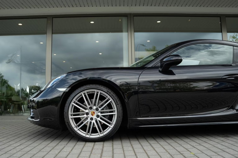 Porsche 718 Cayman
