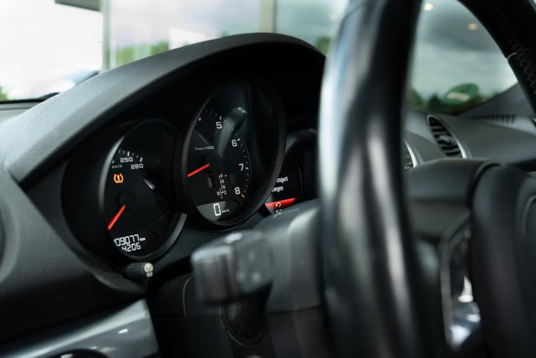 Porsche 718 Cayman