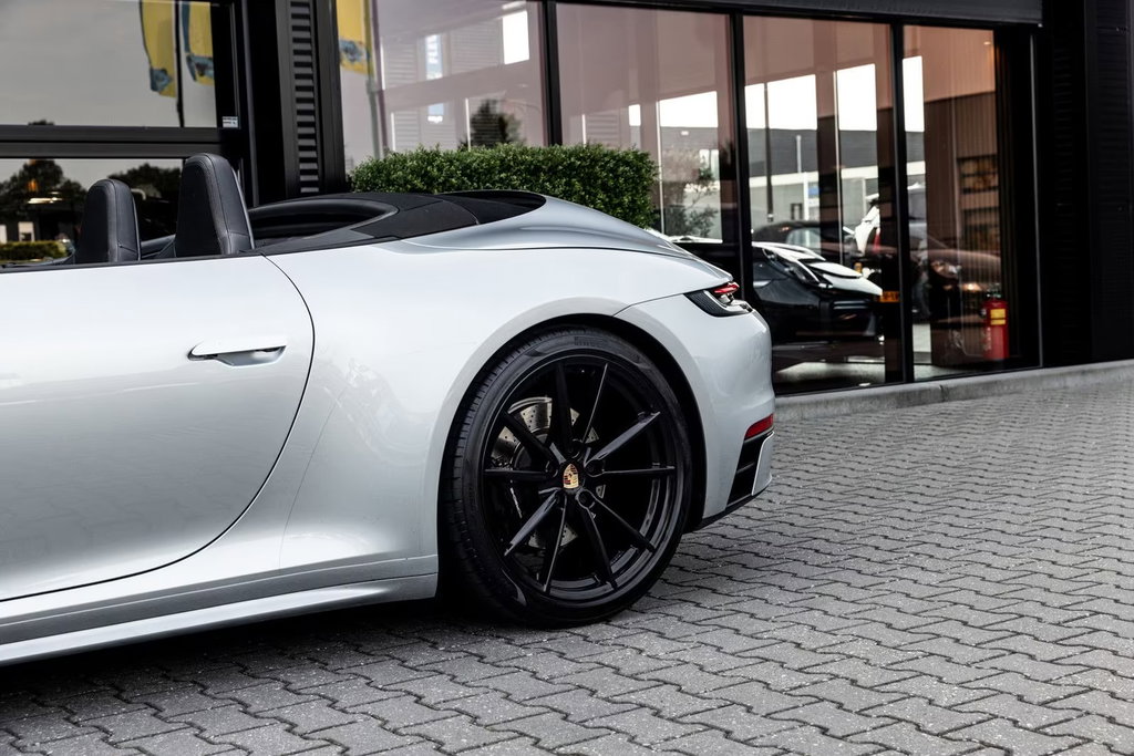 Porsche 992 Carrera 4S
