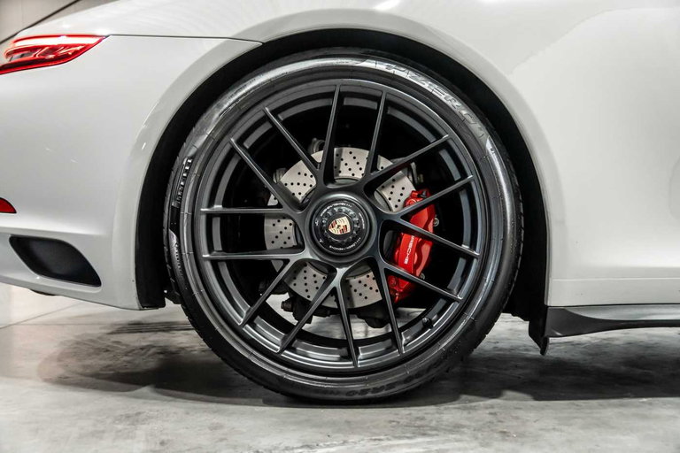 Porsche 991.2 Carrera GTS
