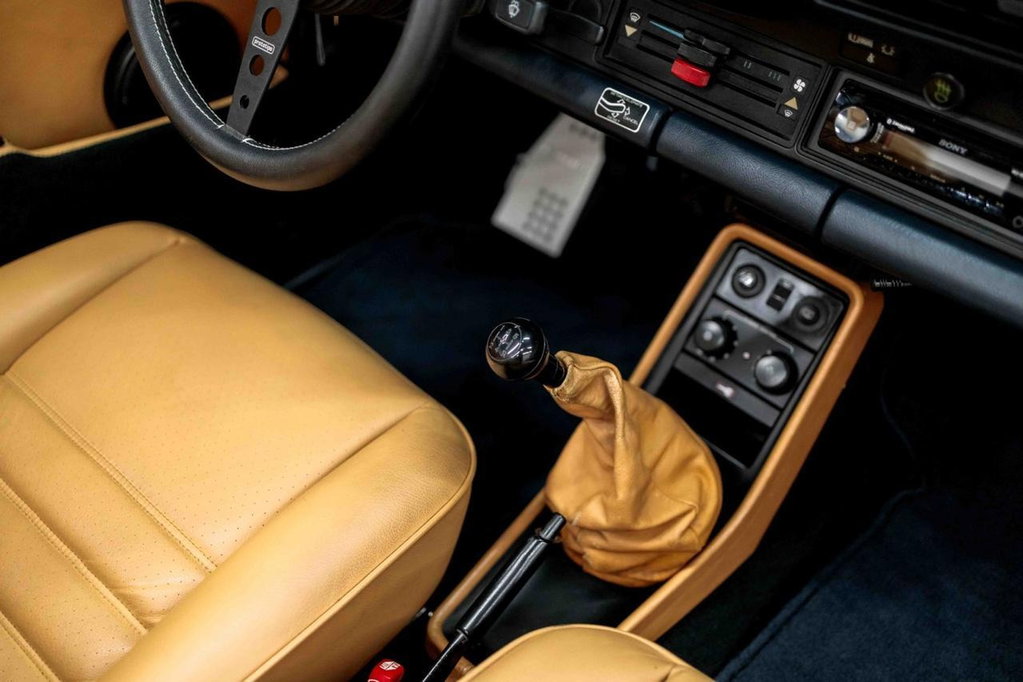 Porsche 911 Carrera 3.2
