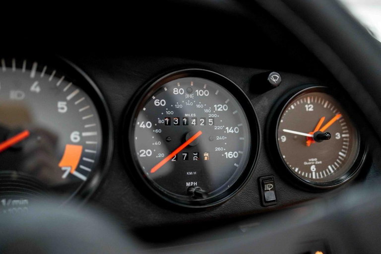 Porsche 911 Carrera 3.2