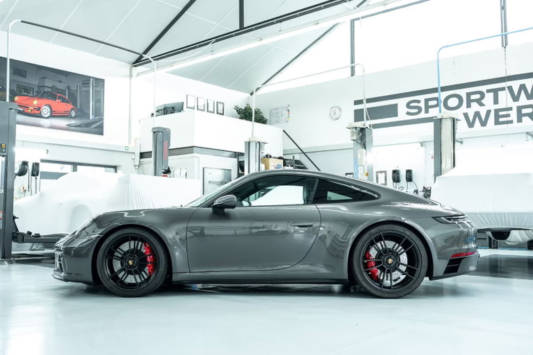 Porsche 992 Carrera GTS