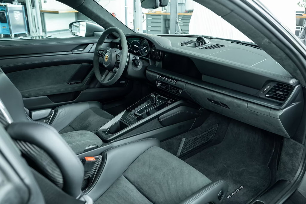 Porsche 992 Carrera GTS