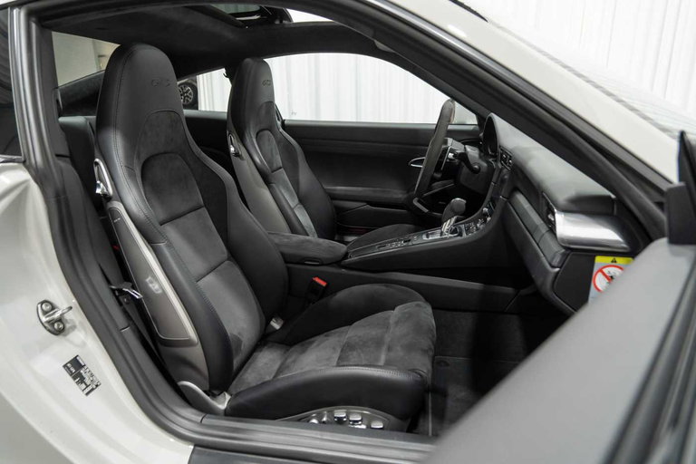 Porsche 991.2 Carrera GTS