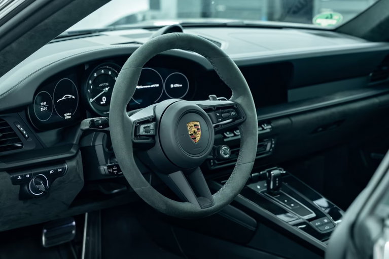 Porsche 992 Carrera GTS