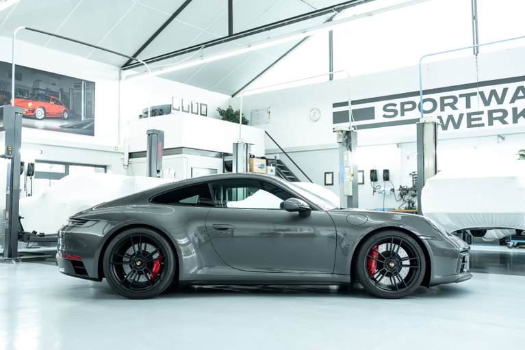 Porsche 992 Carrera GTS