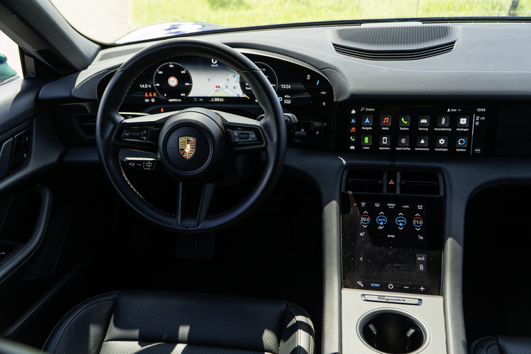 Porsche Taycan 4 Cross Turismo