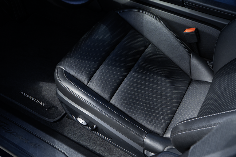 Porsche Taycan 4 Cross Turismo