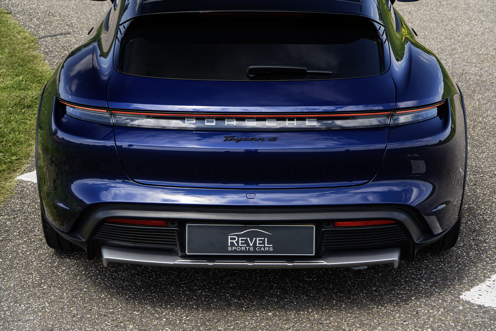 Porsche Taycan 4 Cross Turismo
