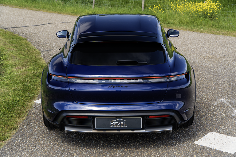Porsche Taycan 4 Cross Turismo