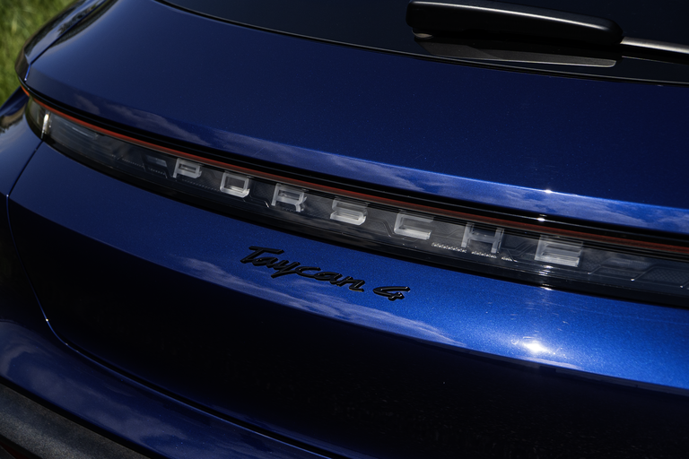 Porsche Taycan 4 Cross Turismo
