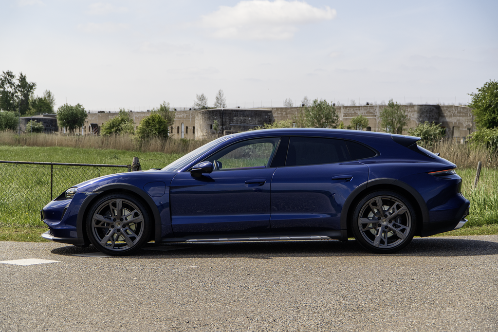 Porsche Taycan 4 Cross Turismo