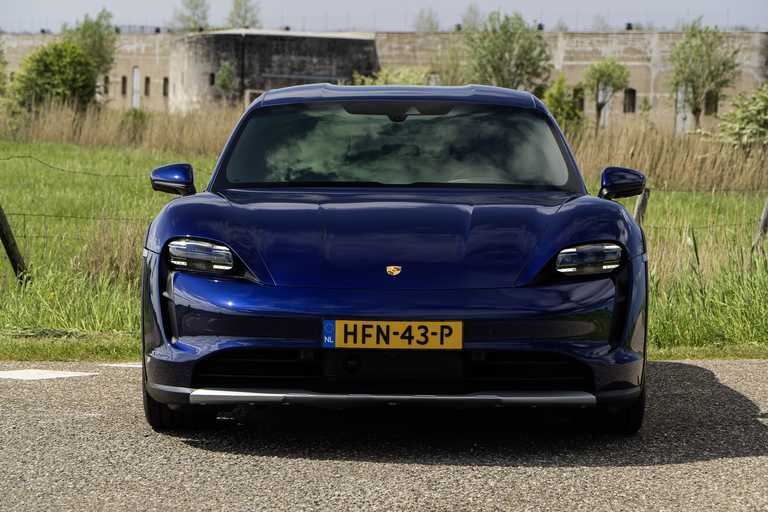 Porsche Taycan 4 Cross Turismo