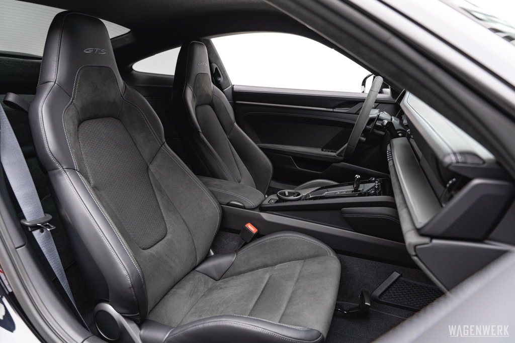 Porsche 992.2 Carrera GTS