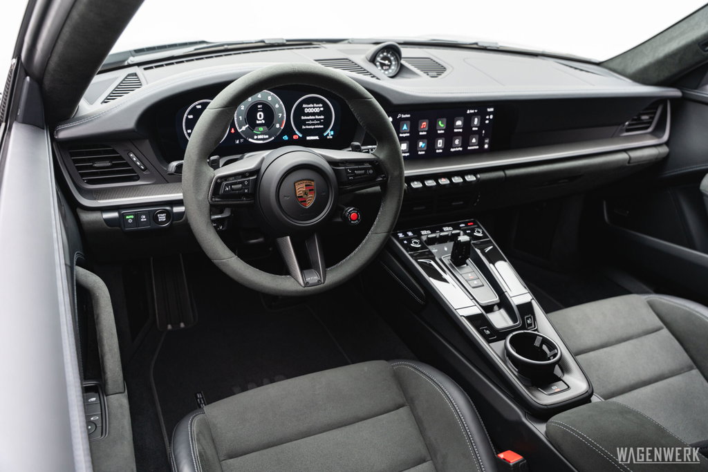 Porsche 992.2 Carrera GTS