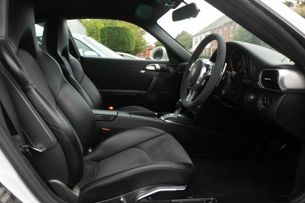 Porsche 997.2 Carrera GTS
