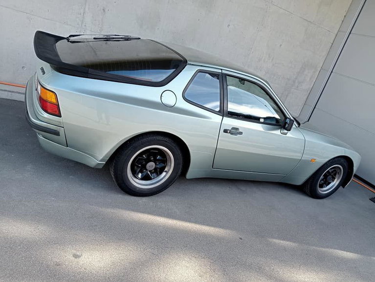 Porsche 944 Coupé