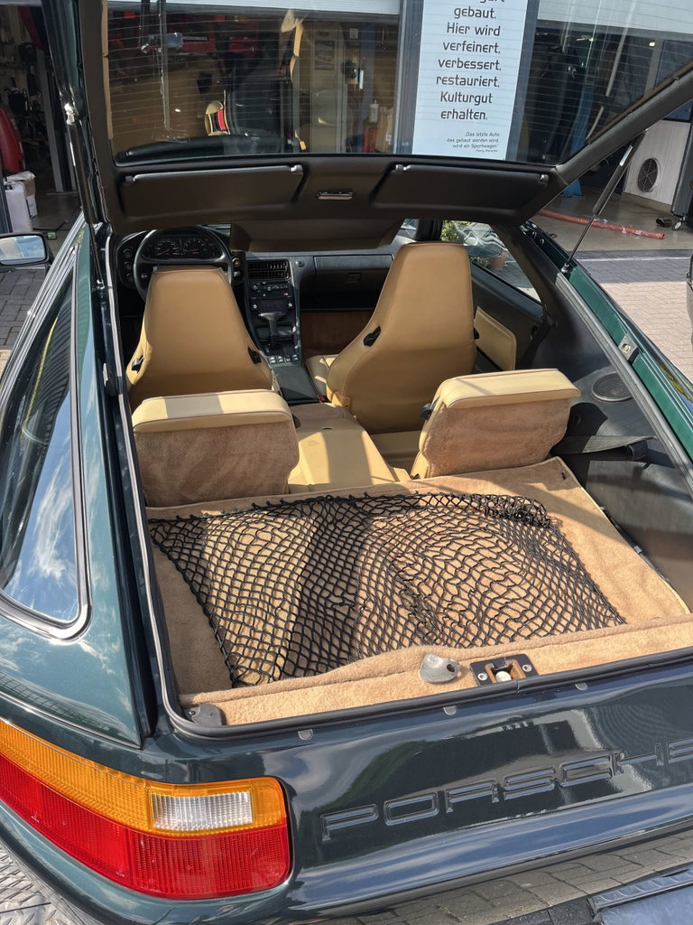 Porsche 928 S4