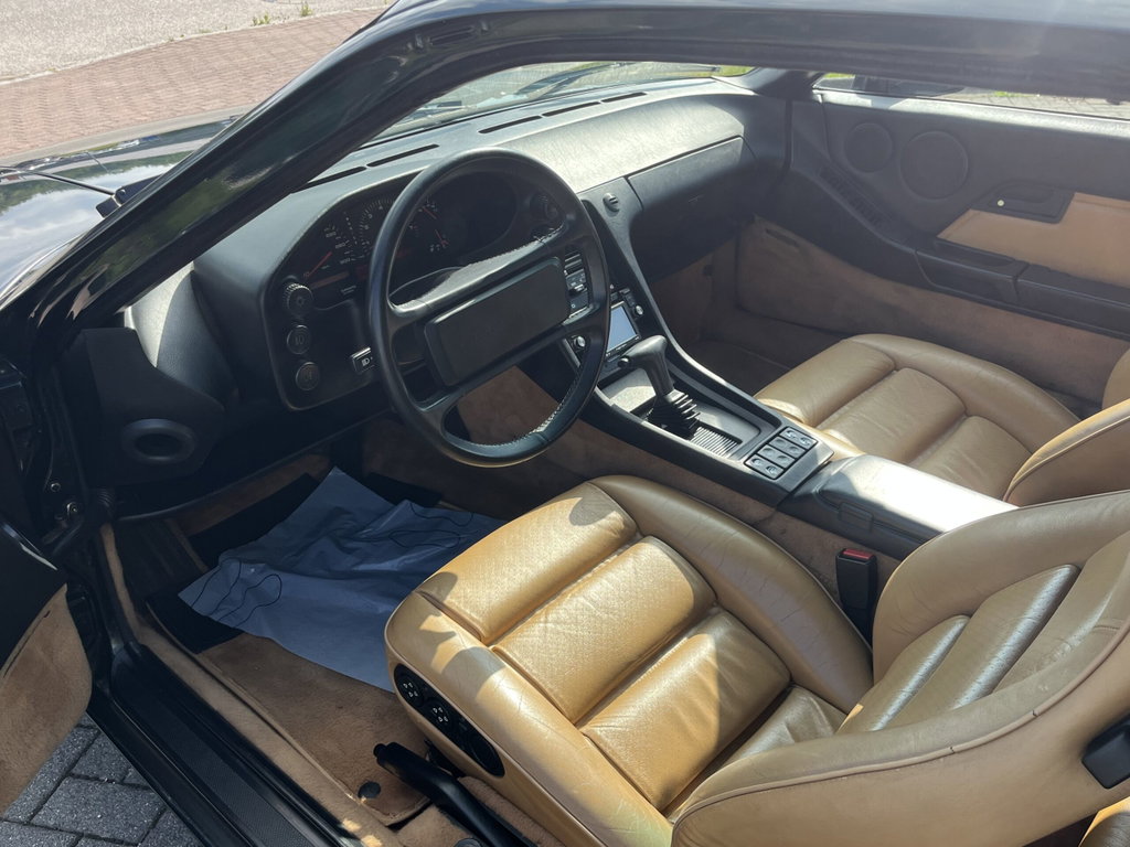 Porsche 928 S4