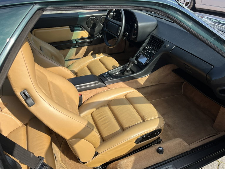 Porsche 928 S4