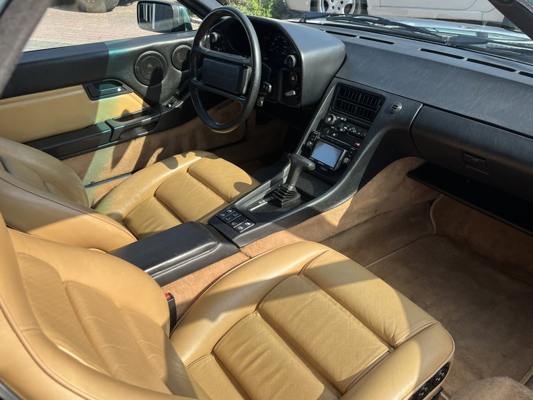 Porsche 928 S4